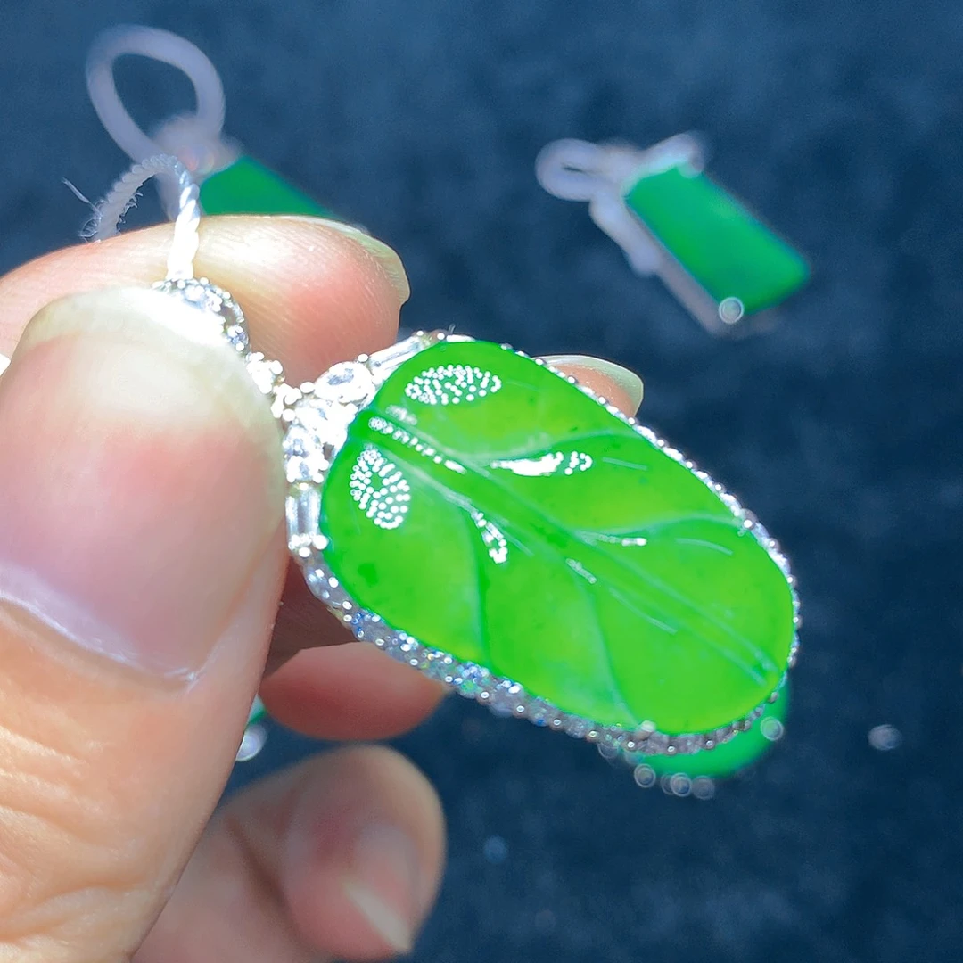 颈饰银S925镶嵌翡翠我