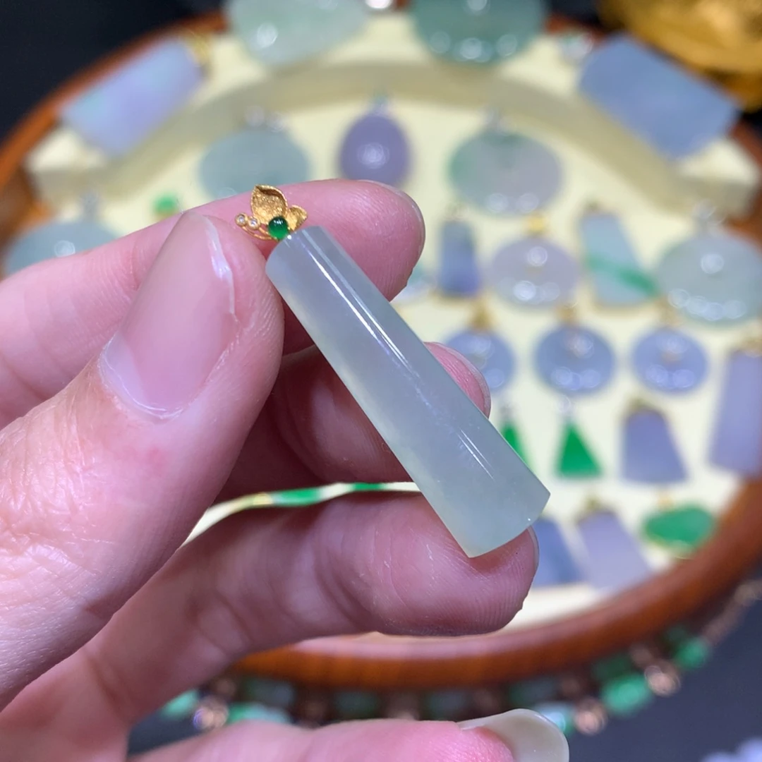 翡翠吊坠(不含链)18K金镶嵌