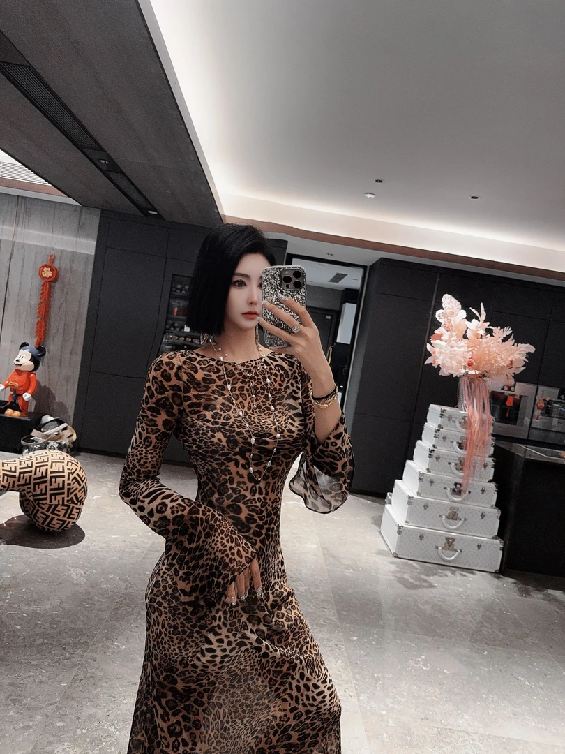 DOUWU【性感豹纹裙】大圆领喇叭袖豹纹连衣裙LYQ13238