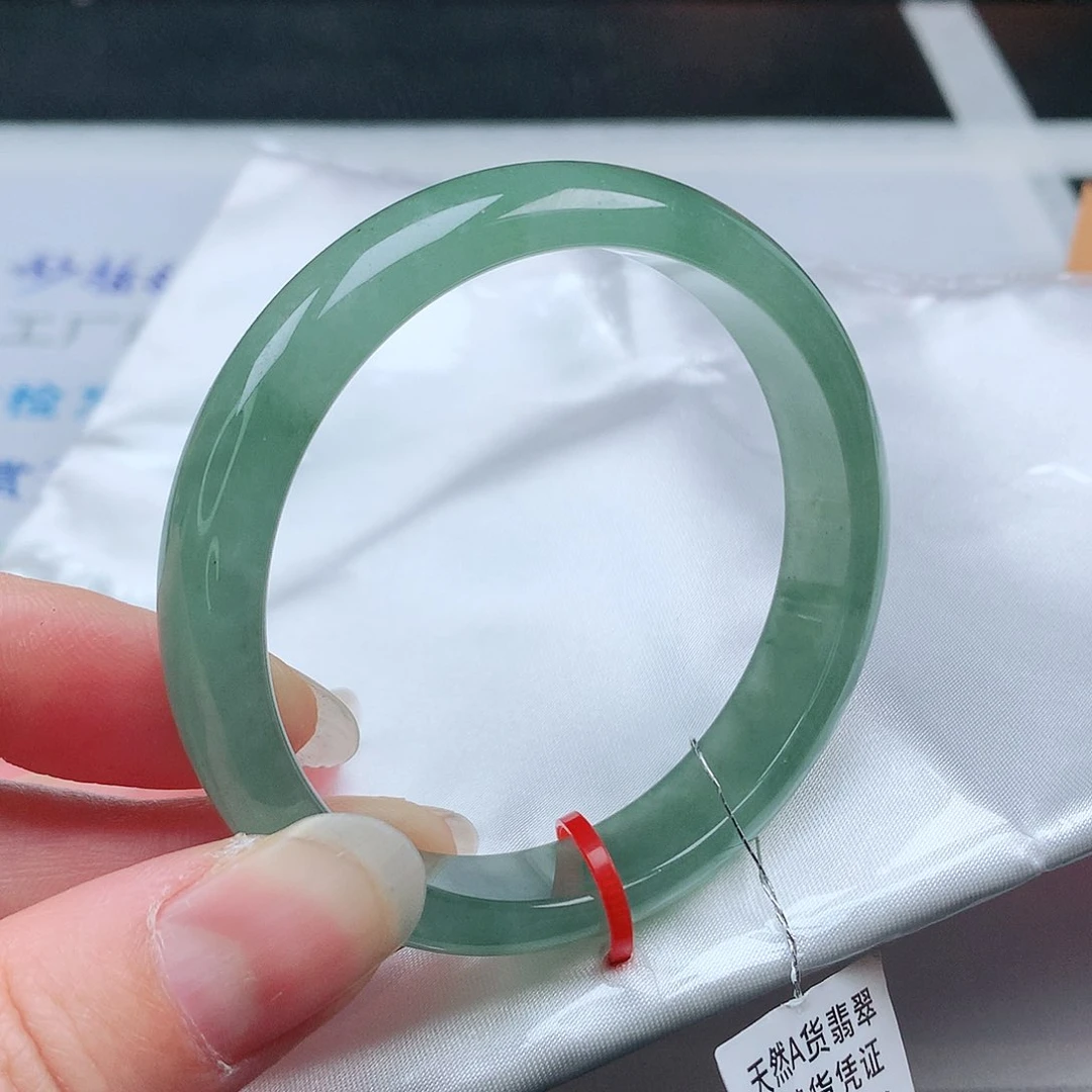 翡翠手镯未镶嵌53/54圈
