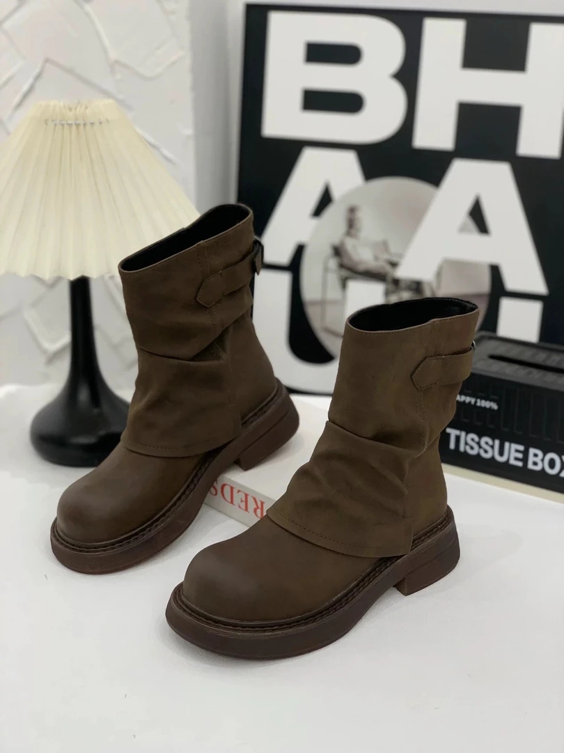 美拉德秋季厚底女短靴时装靴圆头英伦风女鞋厚底百搭马丁靴6868