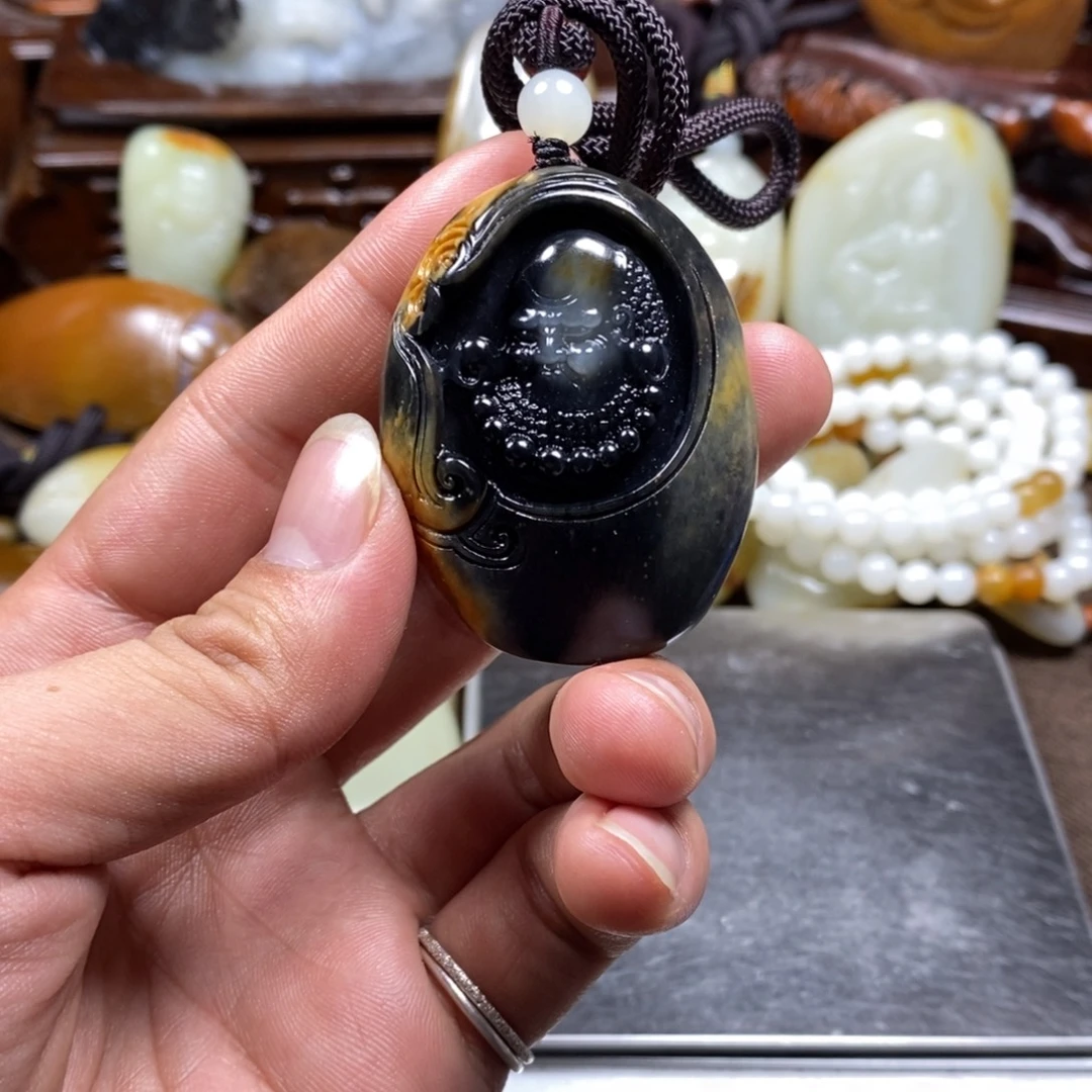 绘***兰和田玉未镶嵌把件