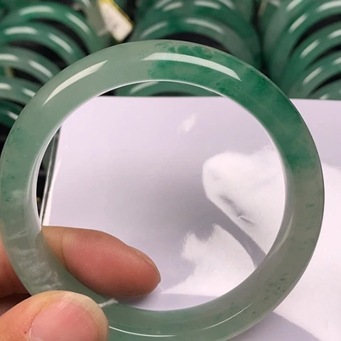 石英质玉（非洲翠）合金手镯