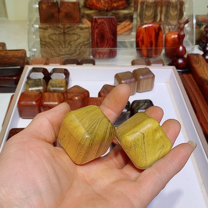 木人***由木质把玩件58555865556