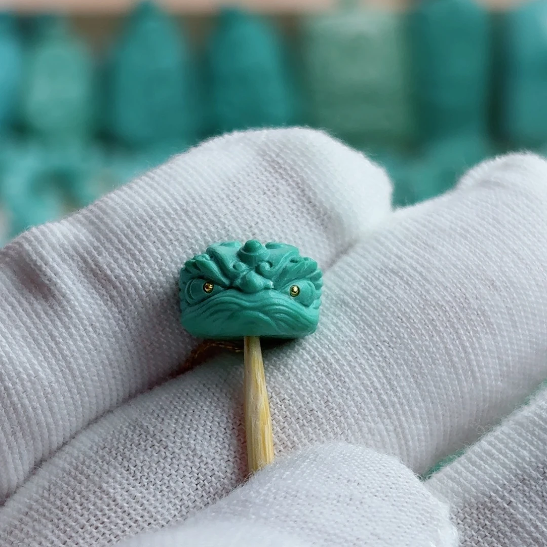 绿松石未镶嵌珠宝奇石