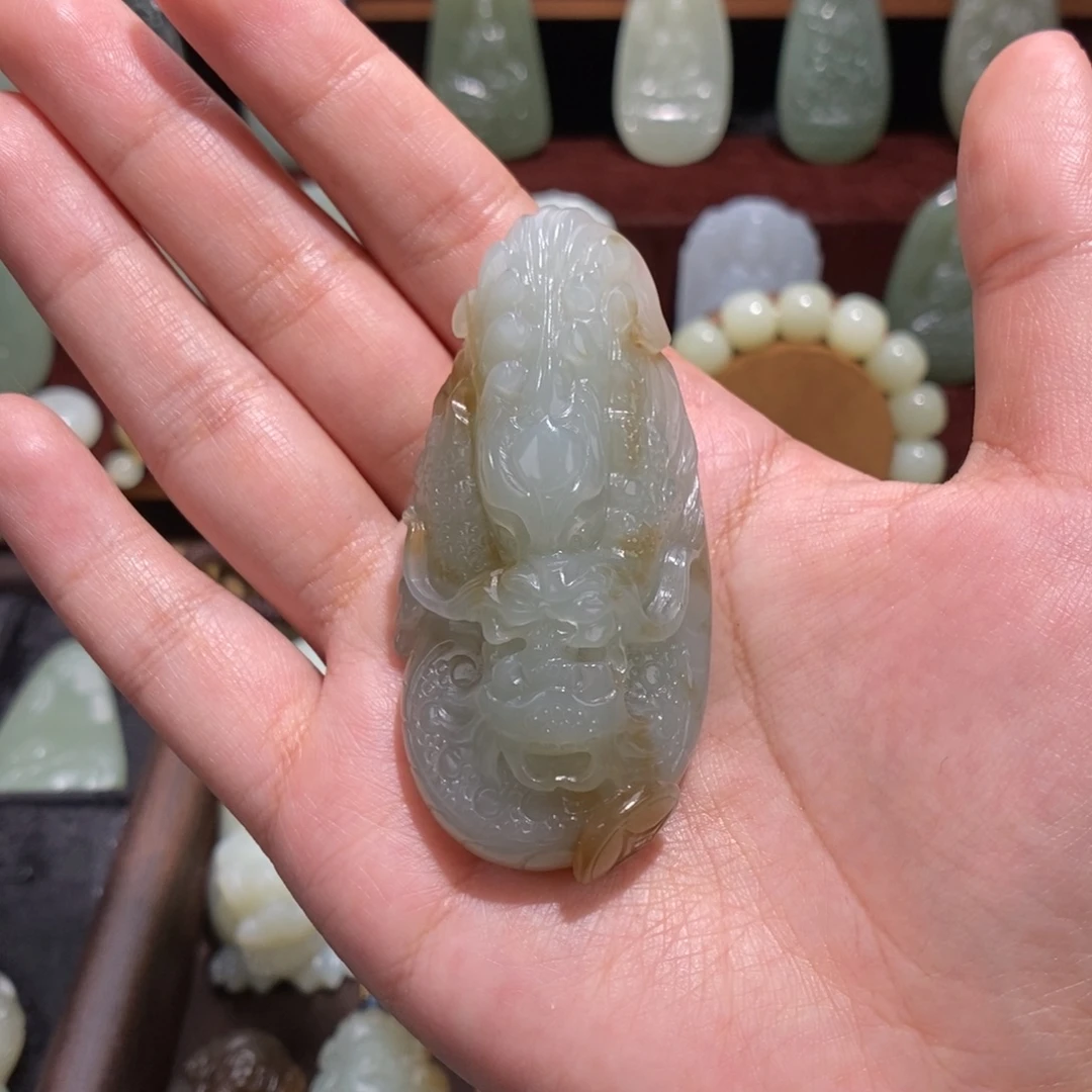 和田玉（糖玉）未镶嵌颈饰