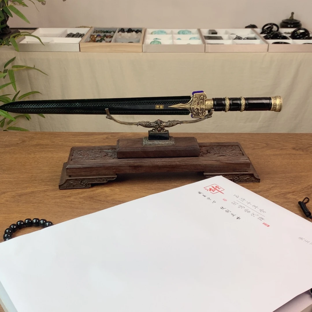 河***岸合金蛇纹石玉摆件