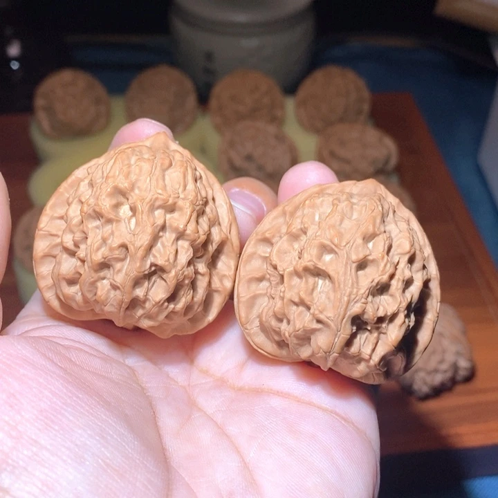 文玩核桃吊坠全品犁木台