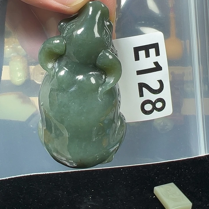 沐***风和田玉未镶嵌颈饰