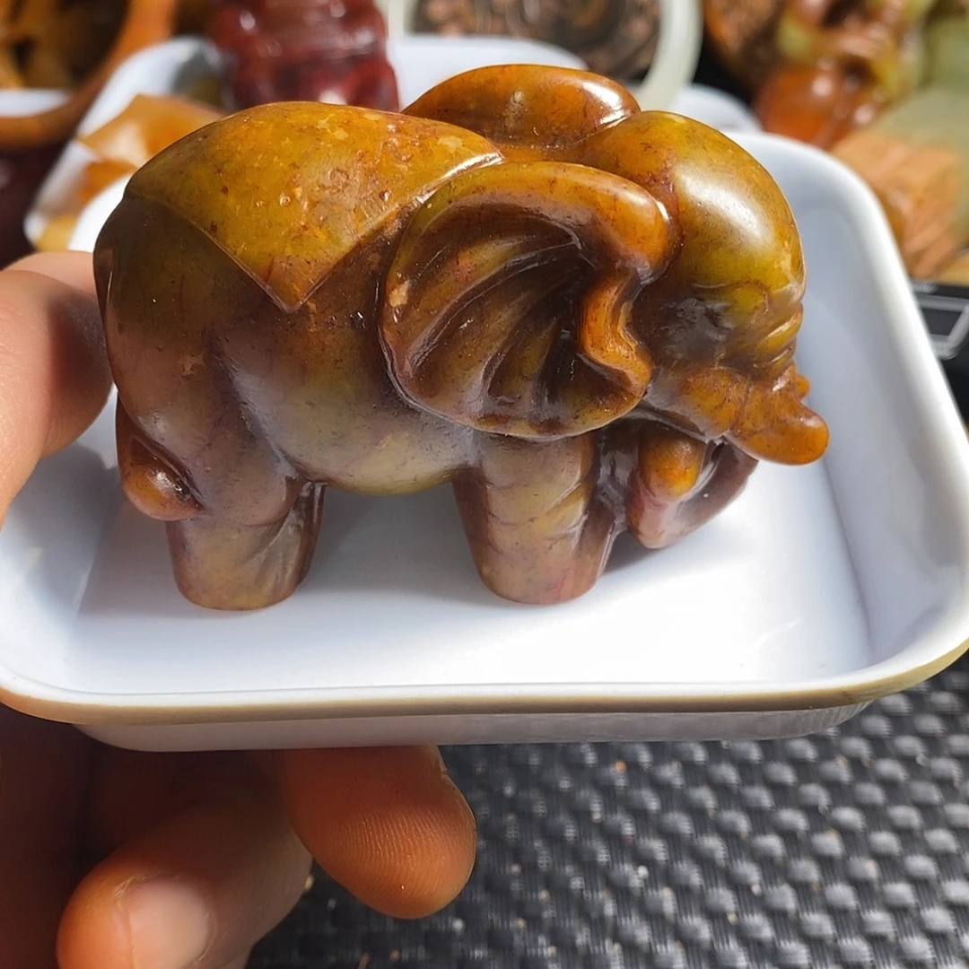 岫岩老玉（透闪石质玉）未镶嵌珠宝奇石