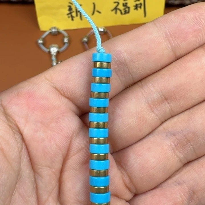 合成碳硅石铜合金文玩配饰绿小松药片侧挂