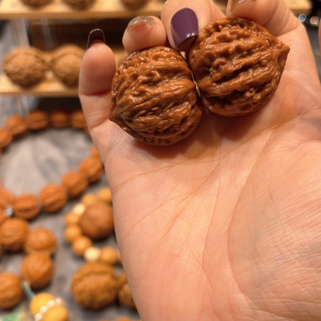 文玩核桃把件蚂蚁王手捻