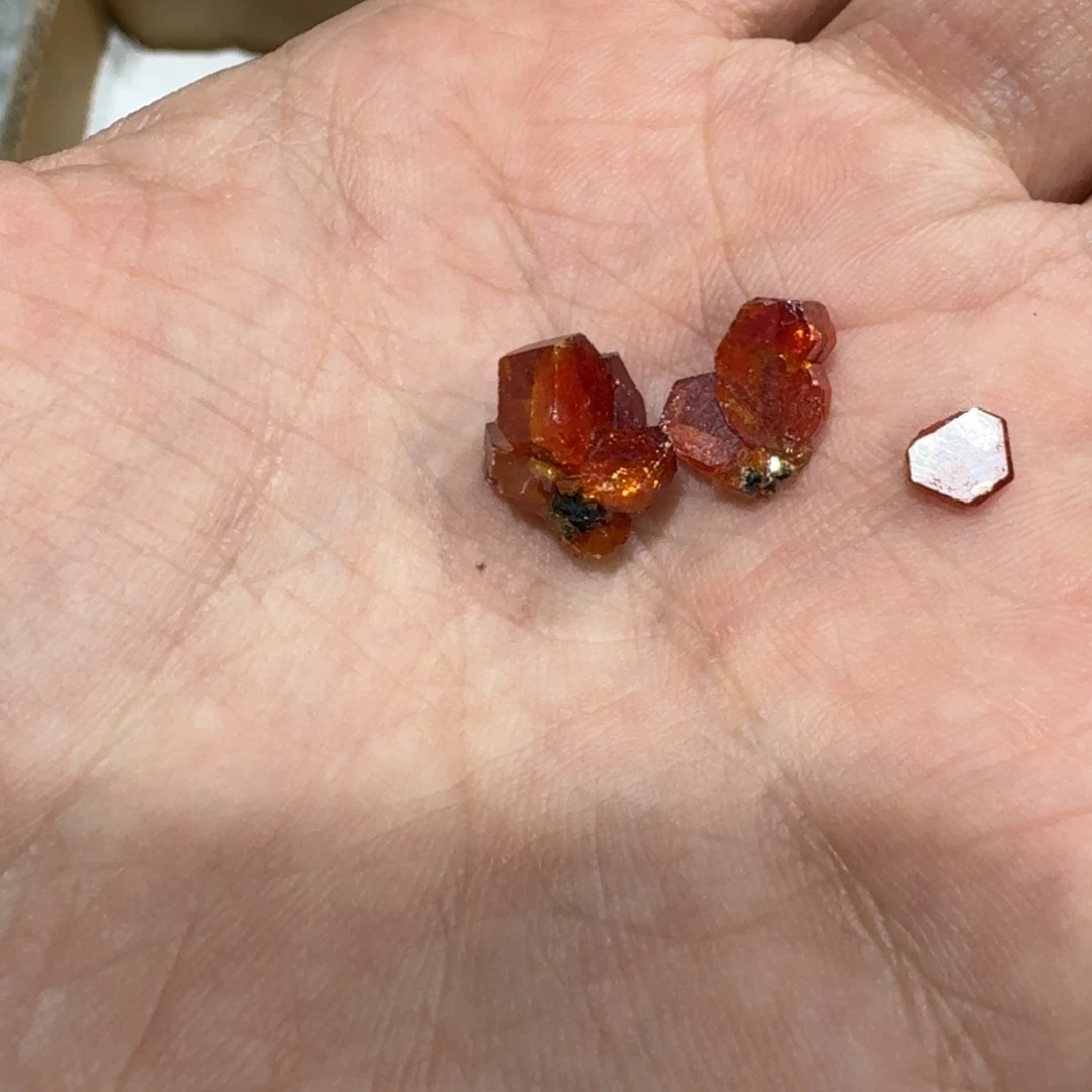 L****2月下珠宝严选矿物