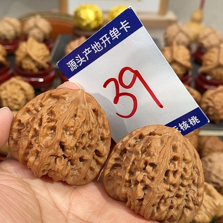 文玩核桃把件42全品老树三角白39号