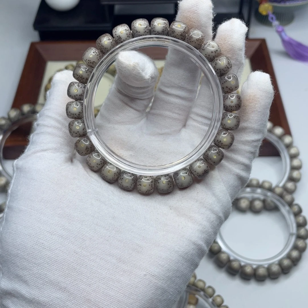 嘟***读手串星月菩提9×8冰糖大眼睛B41