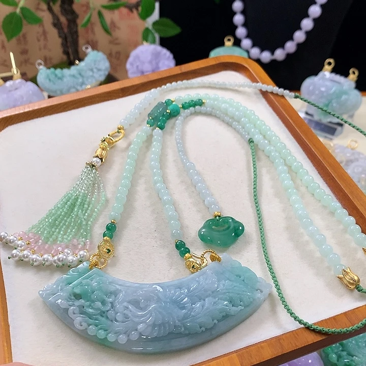 翡翠未镶嵌颈饰翡翠吊坠