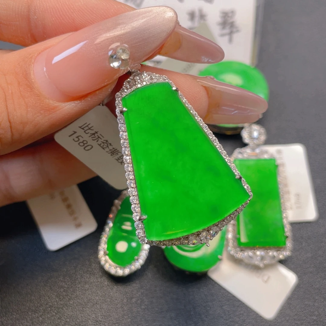 颈饰银S925镶嵌翡翠