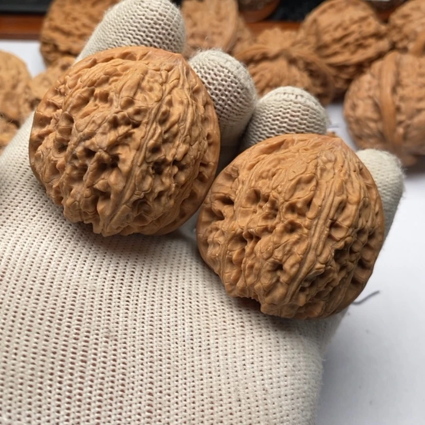 【闪购商品】文玩核桃把件l*.45绣球