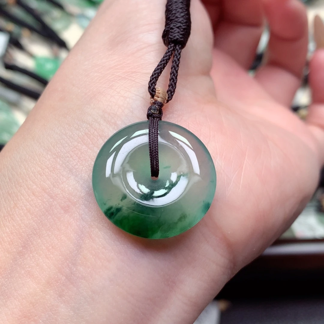 翡翠未镶嵌颈饰扣子