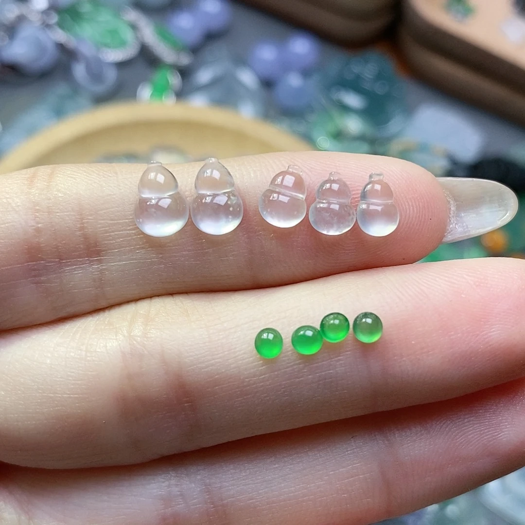 翡翠颈饰未镶嵌一**光翡翠