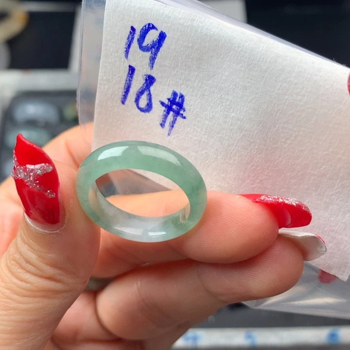 小***静定制翡翠未镶嵌戒圈