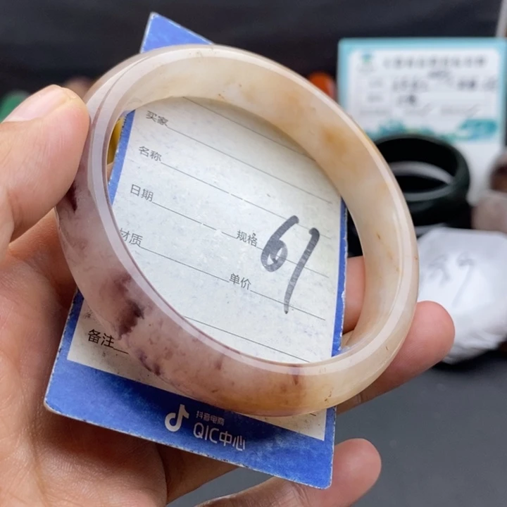 未镶嵌手镯石英质玉