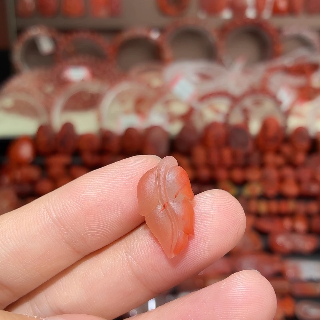 南红玛瑙未镶嵌颈饰金枝玉叶