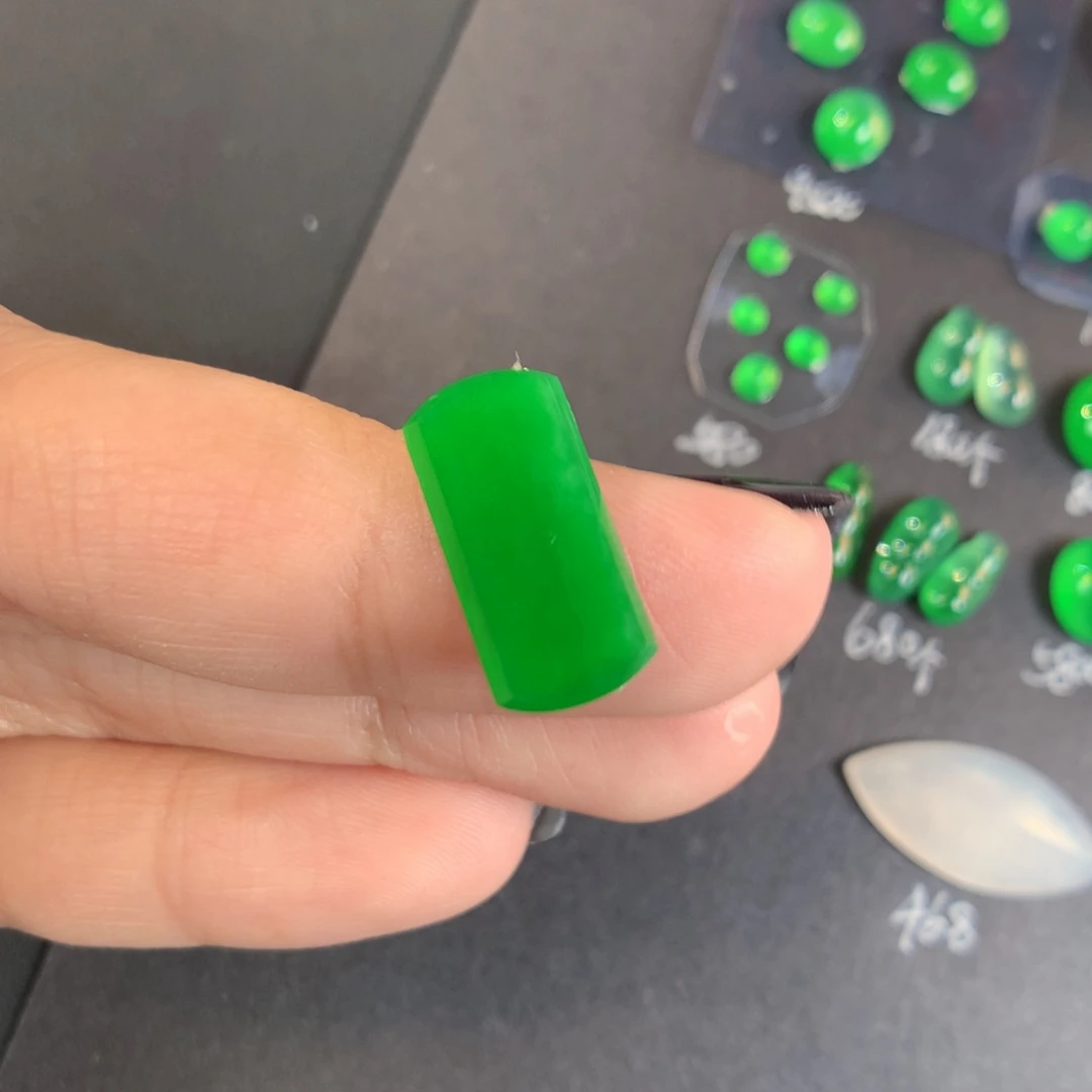 翡翠散珠翡翠16.5-8. 2-1.85