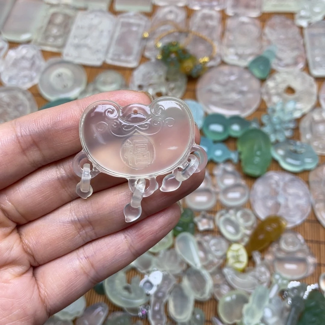 未镶嵌蛇纹石玉颈饰高**攀