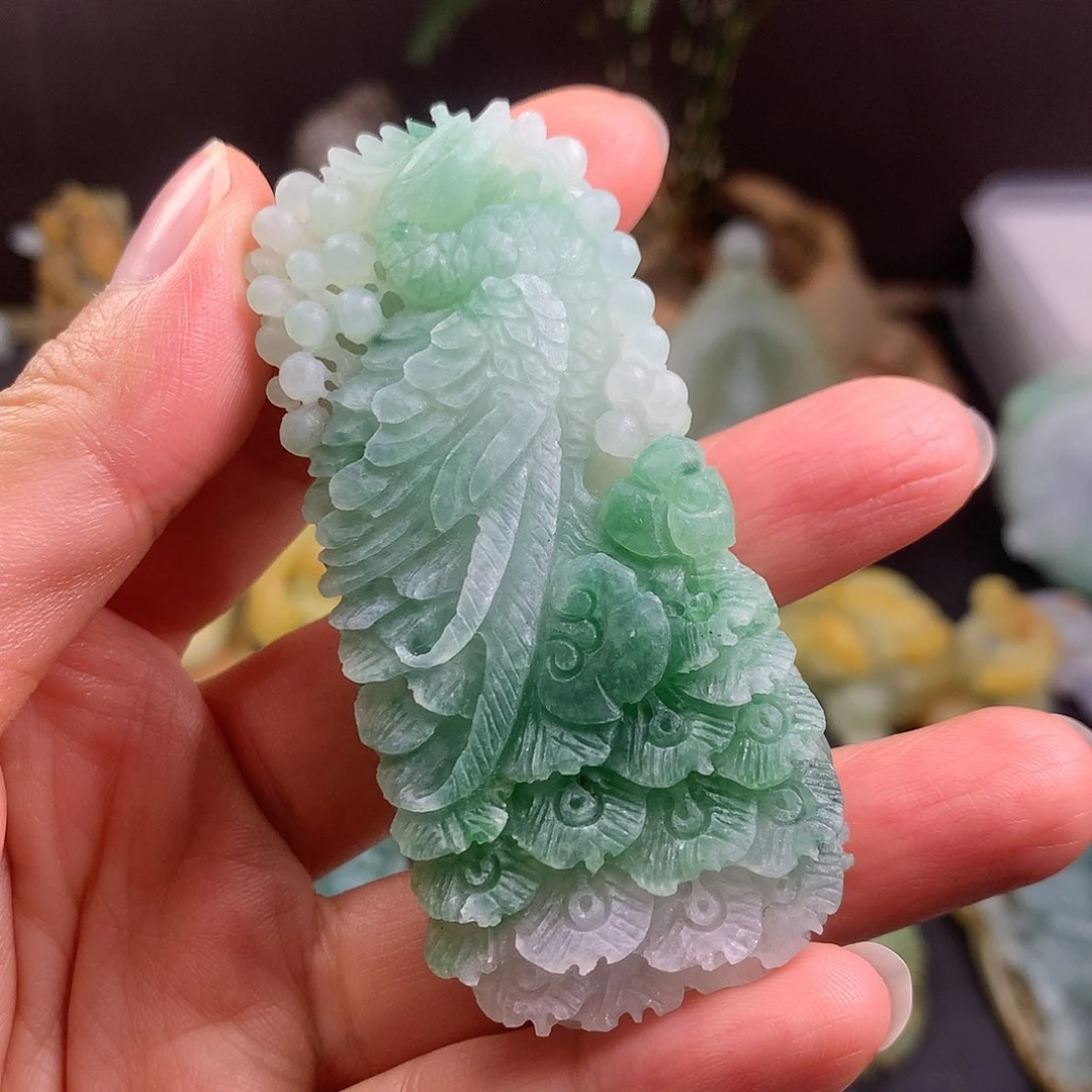 定制翡翠未镶嵌孔雀