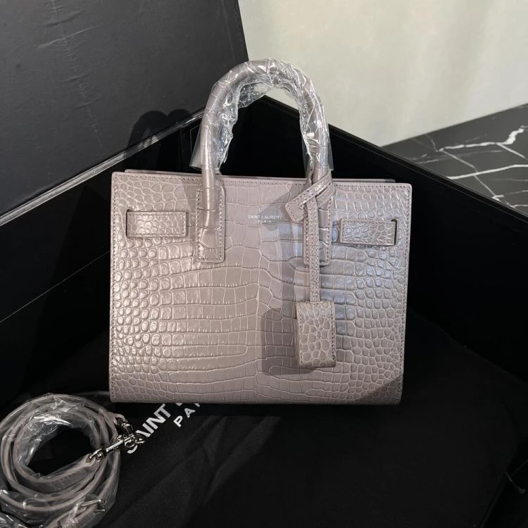 95新/圣罗兰/C8359444420/[251231zbbf]