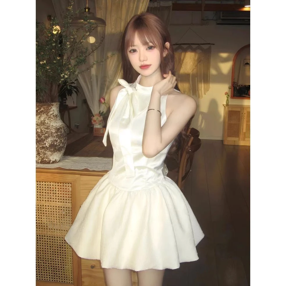 富家千金韩系系带蝴蝶结连衣裙夏季新款气质挂脖显瘦A字蓬蓬裙女