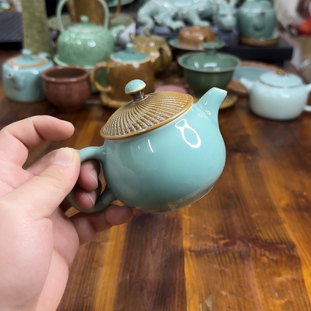 小仲龙泉青瓷微瑕2664