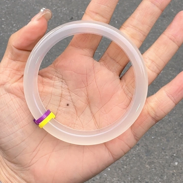 玛瑙/玉髓手镯未镶嵌辰*