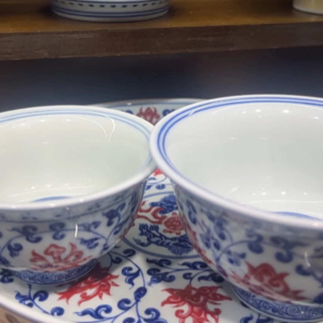 釉里红大小压手两个杯子