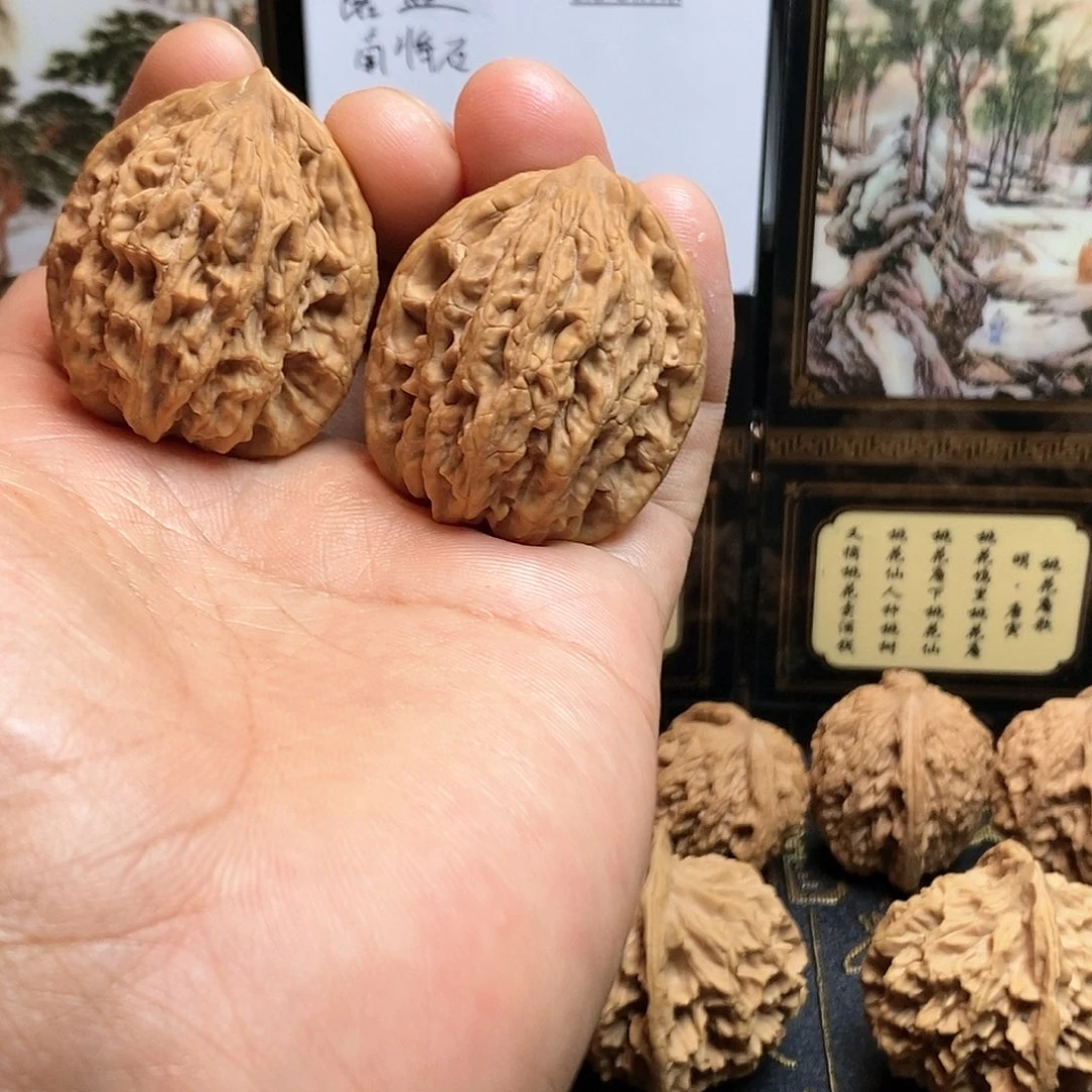 文玩核桃把件虎头