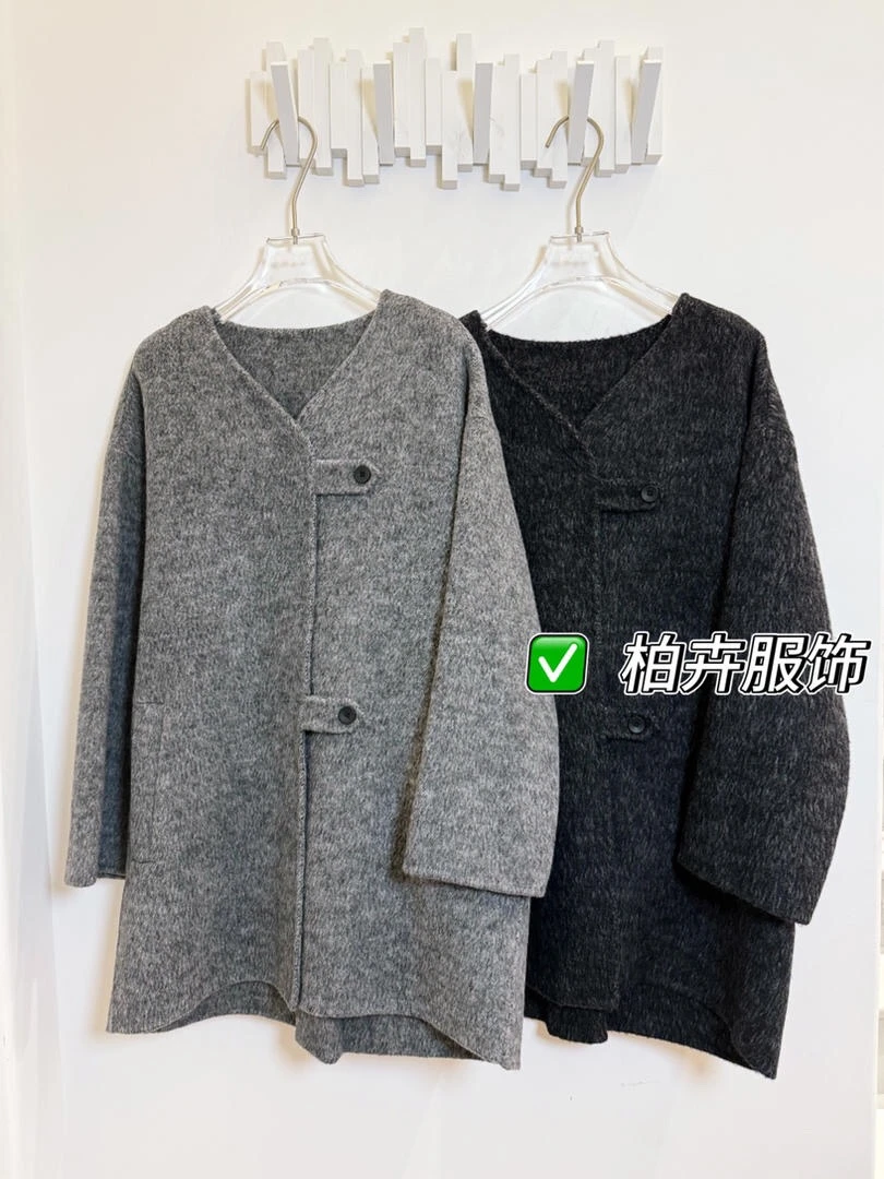 【柏卉服饰】V领两粒扣羊毛外套