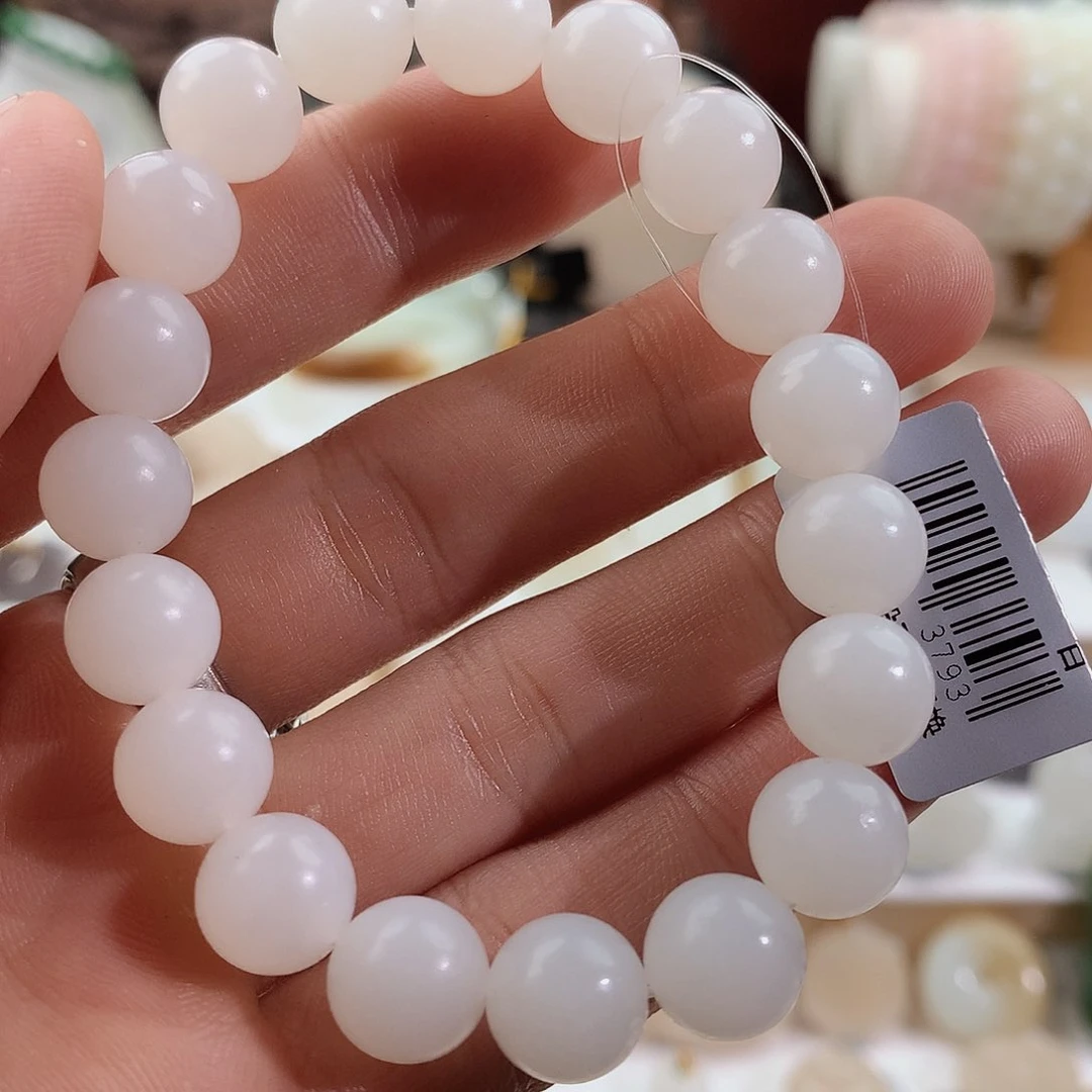 和田玉颈饰未镶嵌丹*豆