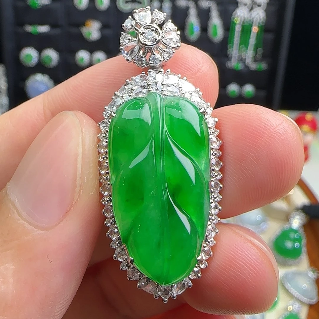 翡翠18K金镶嵌颈饰天然翡翠