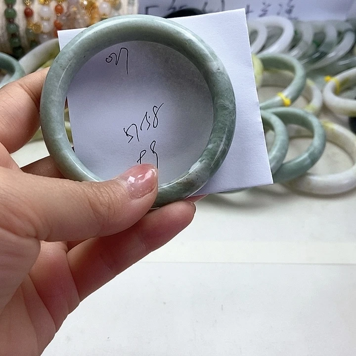 石英岩玉手镯未镶嵌