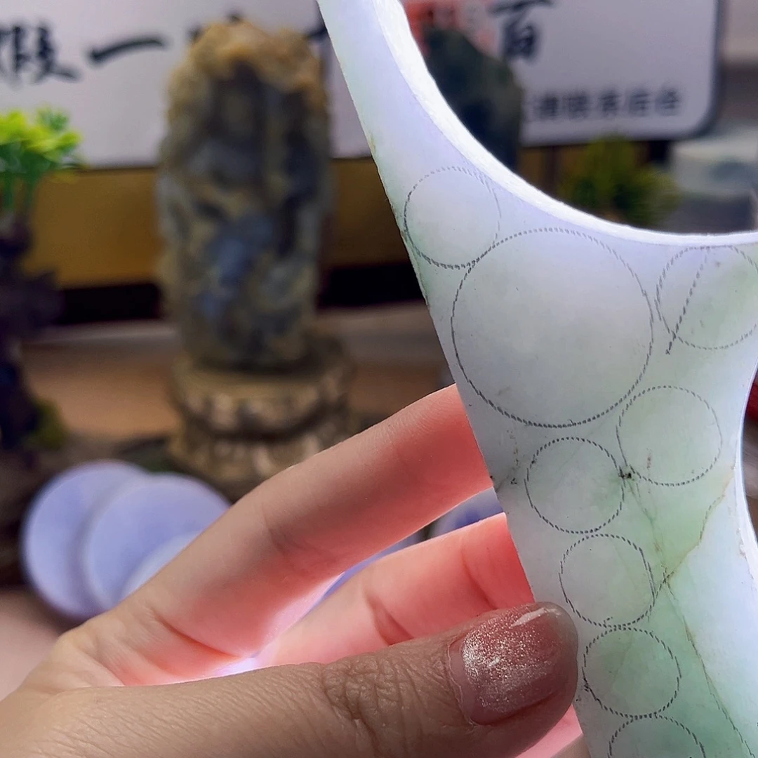 翡翠未镶嵌颈饰1085……