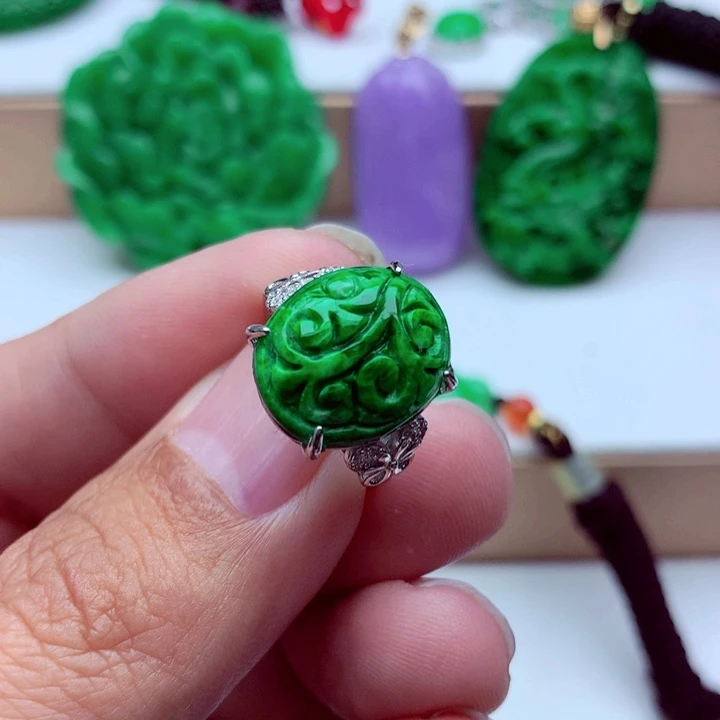 翡翠未镶嵌戒指戒指