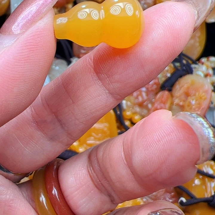 石英质玉（黄龙玉）合金颈饰