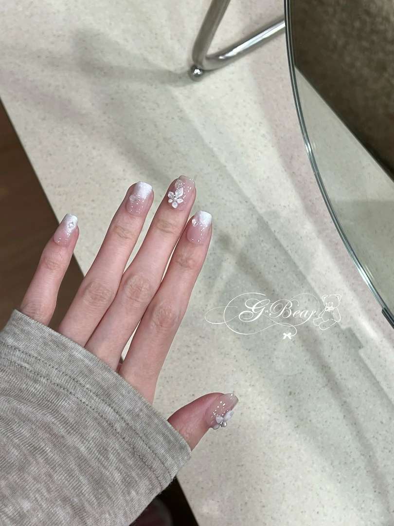 灰色小熊 G.BEAR【小白】高级感氛围感显白美甲纯手工穿戴甲