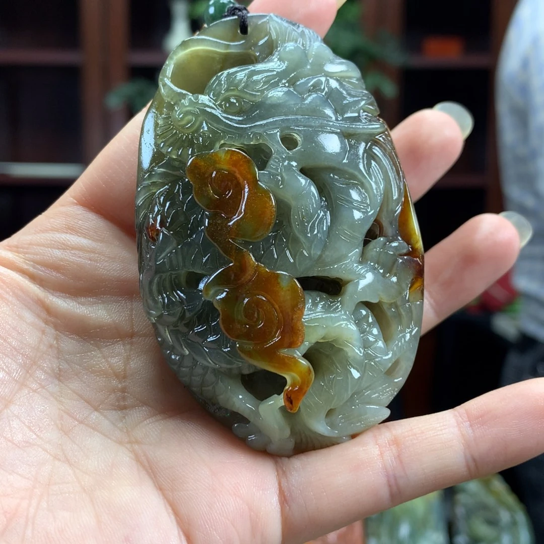 蛇纹石玉未镶嵌颈饰