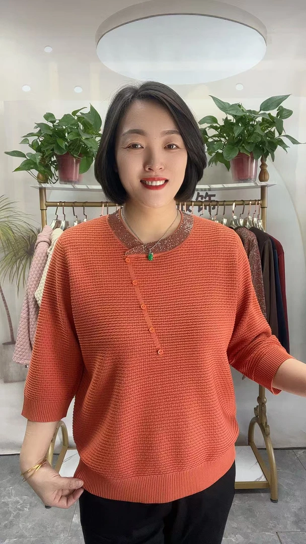 新款时尚宽松斜口上衣