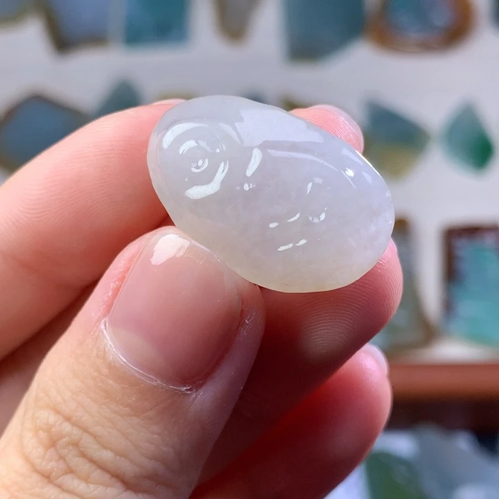 颈饰未镶嵌翡翠好