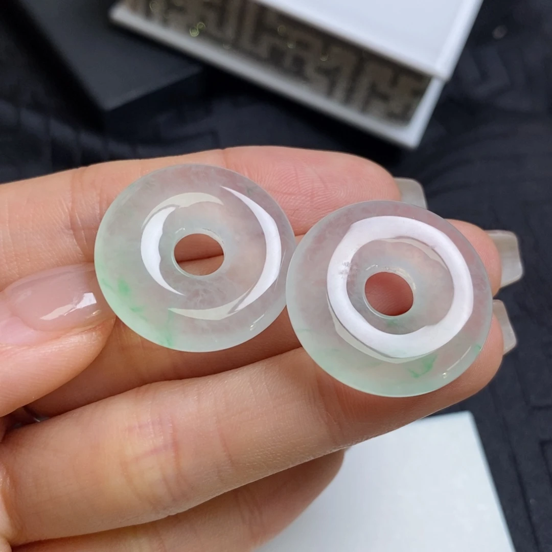 翡翠未镶嵌耳饰飘绿高冰甜甜圈 有冰丝棉