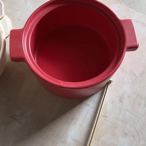 微瑕，明火，口径20厘米，高度10没有盖子