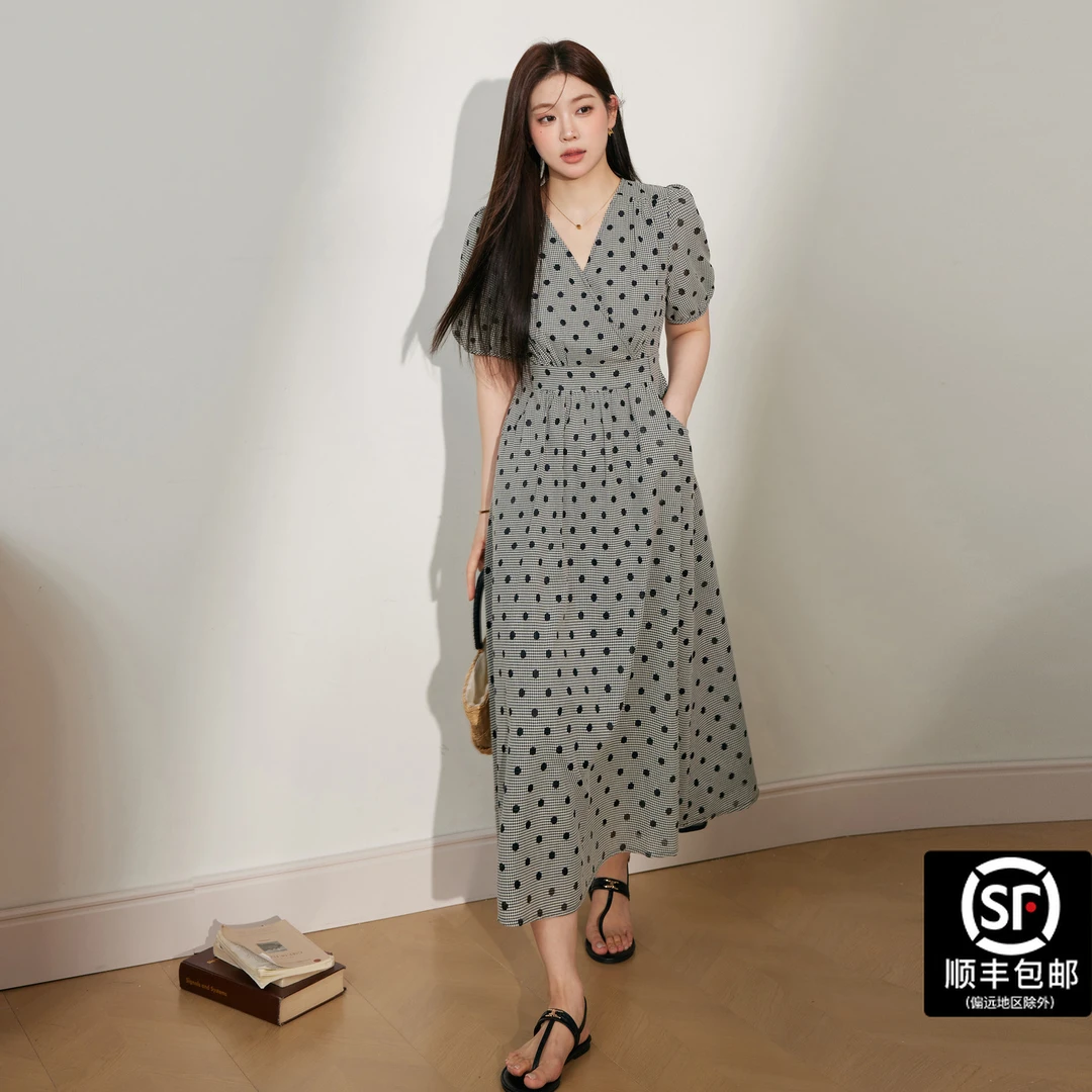 蓝语大码女装气质v领格纹波点连衣裙夏季微胖mm收腰显瘦法式a字裙